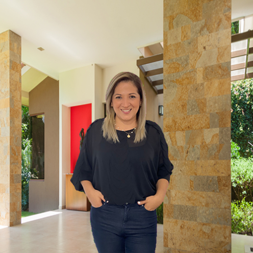 Mayra Realageño
