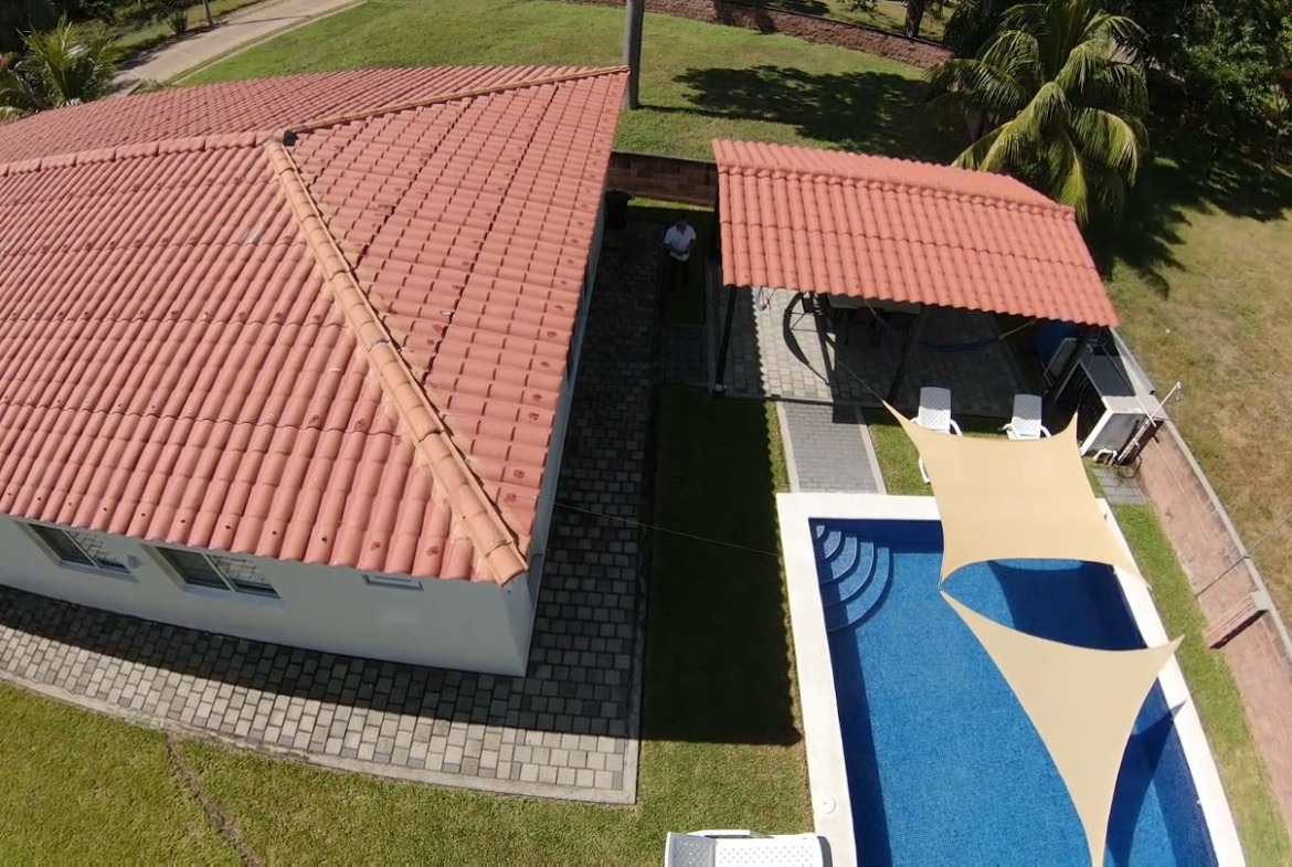 piscina en casa de playa