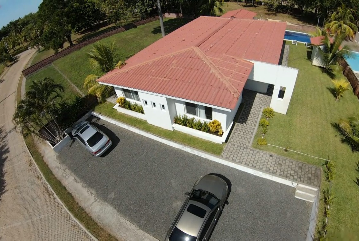 Casa de playa en Villa Joyas del Pacífico, Costa del Sol, El Salvador